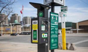 Green P parking payment machine in a Toronto parking lot.